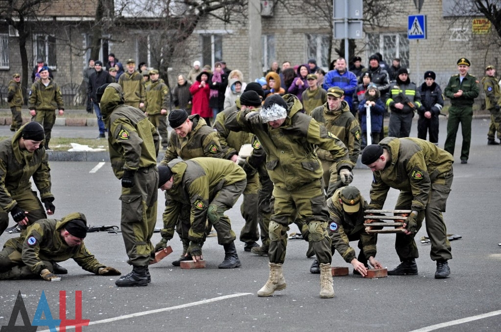 Вручение знамени подразделению «Витязь» Вручение знамени подразделению «Витязь»