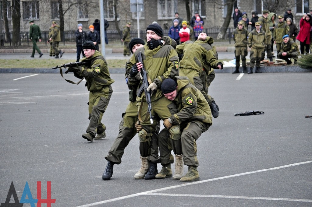 Вручение знамени подразделению «Витязь» Вручение знамени подразделению «Витязь»