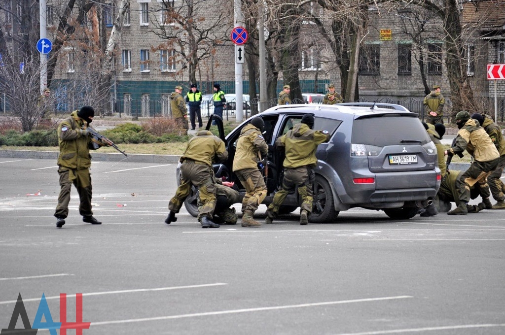Вручение знамени подразделению «Витязь»