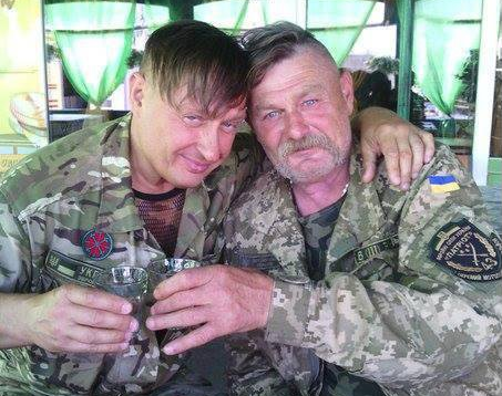 В Херсонской области пьяные бойцы ВСУ стали ездить в бар на танках В Херсонской области пьяные бойцы ВСУ стали ездить в бар на танках