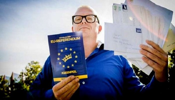 Голландцы не хотят ассоциации с Украиной: призывы высказаться против на референдуме появились даже на купюрах Голландцы не хотят ассоциации с Украиной: призывы высказаться против на референдуме появились даже на купюрах