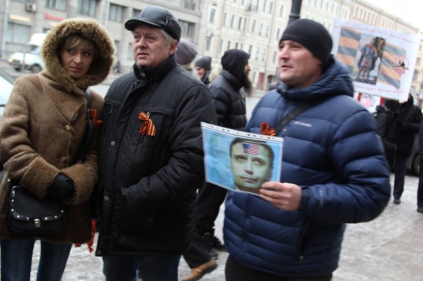 Как Михаил Касьянов ходил "в народ" и уговаривал его поменять власть Как Михаил Касьянов ходил "в народ" и уговаривал его поменять власть