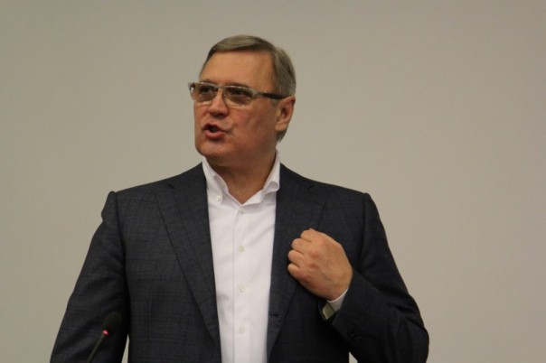 Как Михаил Касьянов ходил "в народ" и уговаривал его поменять власть Как Михаил Касьянов ходил "в народ" и уговаривал его поменять власть