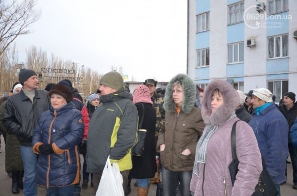 В Мариуполе протестует судоремонтный завод: работникам не выплачивают зарплату В Мариуполе протестует судоремонтный завод: работникам не выплачивают зарплату