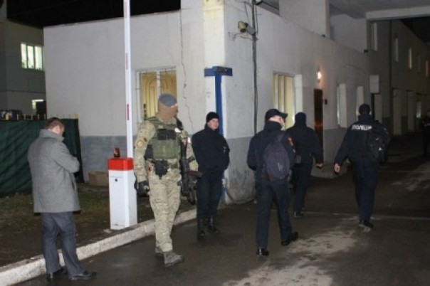 Полезная «трава»: в Одессе повязали полисменшу-наркодиллера