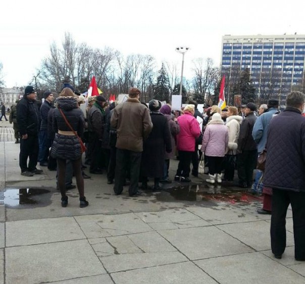 Фекальное шествие нацистов "Азова" под свастиками в центре Одессы охраняла полиция 