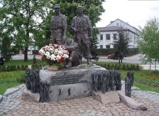 На Украине хотят избавиться от памятников воинам-афганцам На Украине хотят избавиться от памятников воинам-афганцам