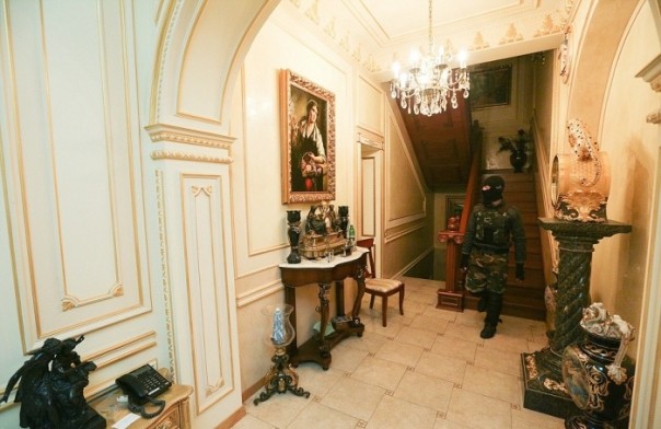 Британцы шокированы увиденным в особняке экс-генпрокурора Украины