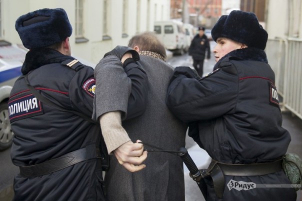 Шествие памяти Бориса Немцова превратили в проукраинскую акцию Шествие памяти Бориса Немцова превратили в проукраинскую акцию