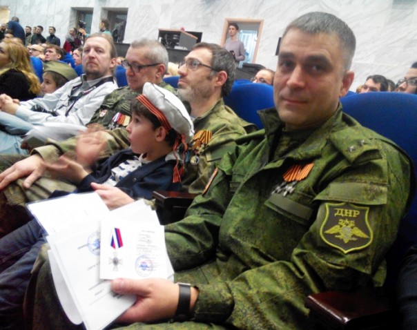 «Добровольцы – защитники Отечества»: героев Донбасса приветствовали на Поклонной горе «Добровольцы – защитники Отечества»: героев Донбасса приветствовали на Поклонной горе