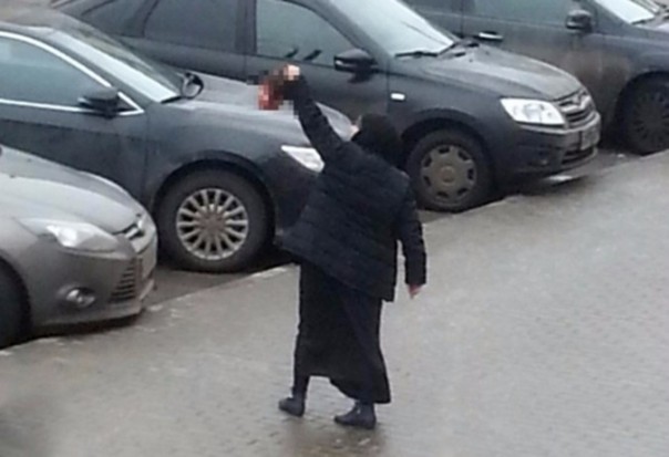 У метро в Москве задержана няня с отрезанной детской головой У метро в Москве задержана няня с отрезанной детской головой