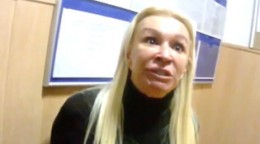 Жена украинского прокурора «Чиполлино» разгромила ОВД в Киеве с криками "Да у меня сумка стоит дороже, чем всё ваше отделение!"