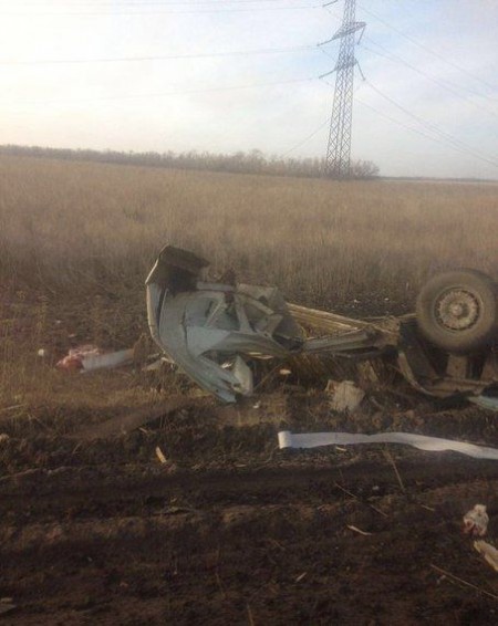 Автобус с мирными жителями подорвался на украинском КПП, погибли три человека