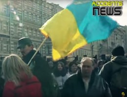 С криком "Донбасс - это Украина", "Слава Украине", вытьём украинского гимна и украинскими флагами майданутые прошлись по Москве