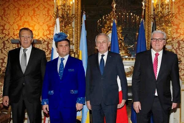 Клим Чугункин попытался занять место Штайнмайера на встрече в Париже Клим Чугункин попытался занять место Штайнмайера на встрече в Париже