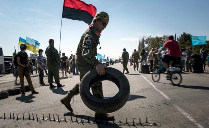 Политика Украины. Украинский националист избил крымчанку Политика Украины. Украинский националист избил крымчанку