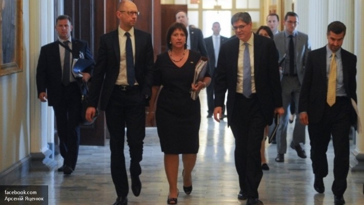 Соратник Ляшко рассекретил, кем Порошенко заменит Яценюка Соратник Ляшко рассекретил, кем Порошенко заменит Яценюка