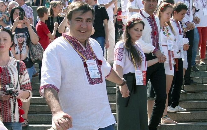 «Михайло, будь ласка, ехай ...»: отставке Саакашвили быть