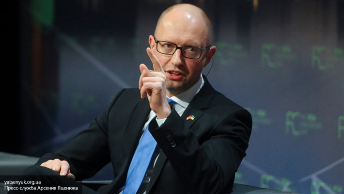 Поддержать нельзя уволить: Яценюк поставил Порошенко ультиматум Поддержать нельзя уволить: Яценюк поставил Порошенко ультиматум