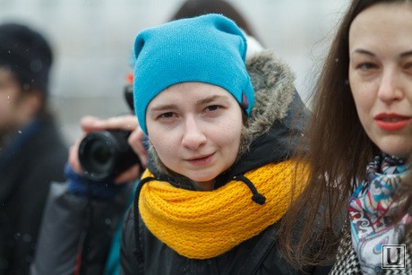 Мэр Екатеринбурга Ройзман возглавил «украинский» пикет и получил татарский торт Мэр Екатеринбурга Ройзман возглавил «украинский» пикет и получил татарский торт