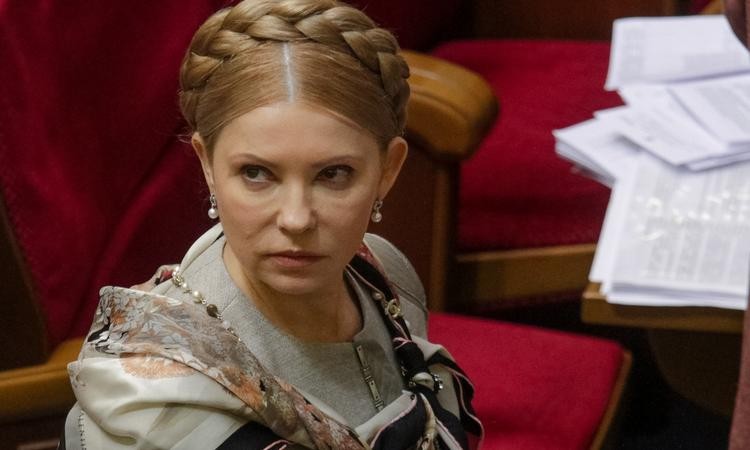 Тимошенко требует увольнения Яценюка и всей коалиции Тимошенко требует увольнения Яценюка и всей коалиции