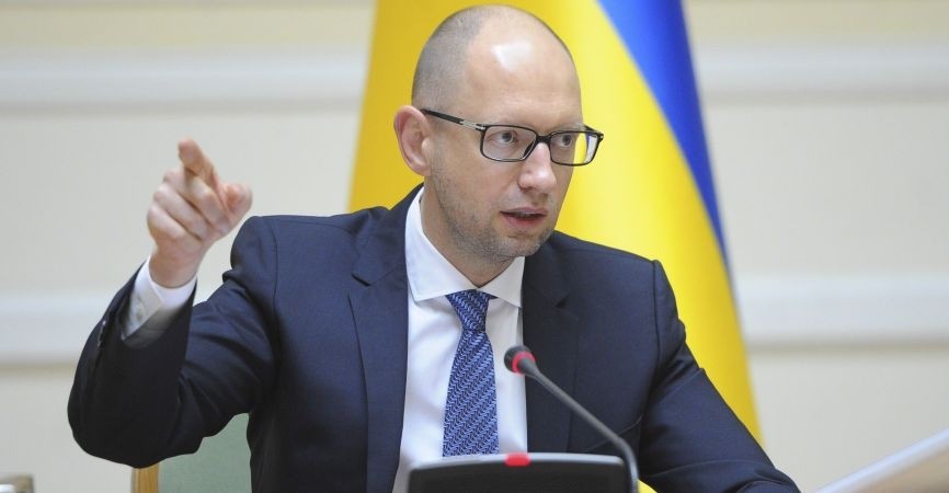 Кому выгодна отставка Яценюка? Кому выгодна отставка Яценюка?