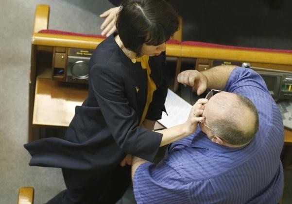 Потасовка в Раде: депутат Черновол расцарапала лицо коллеге