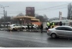 В Харькове автомобиль патрульных снес забор В Харькове автомобиль патрульных снес забор