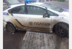 В Харькове автомобиль патрульных снес забор В Харькове автомобиль патрульных снес забор
