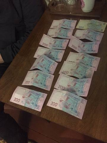 СБУ задержала своего подполковника, который «крышевал» незаконную добычу янтаря 