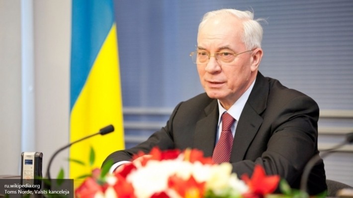 Азаров: Киевская власть делает героизм и преступность синонимами Азаров: Киевская власть делает героизм и преступность синонимами