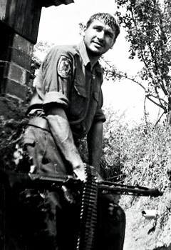 Адвокату Савченко и Pussy Riot припомнили, как он воевал в Боснии снайпером на стороне сербских националистов