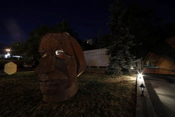 Твою ж мать.... По Украине Гоголя возили.