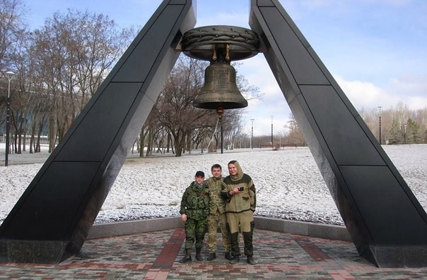 Безбожно стоять в стороне, когда идет геноцид всего русского — доброволец Иоанн Семёнов Безбожно стоять в стороне, когда идет геноцид всего русского — доброволец Иоанн Семёнов