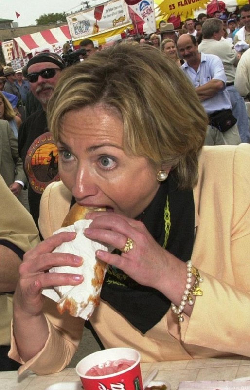 Клинтон предлагает американцам персональный ужин за $353 000 Клинтон предлагает американцам персональный ужин за $353 000