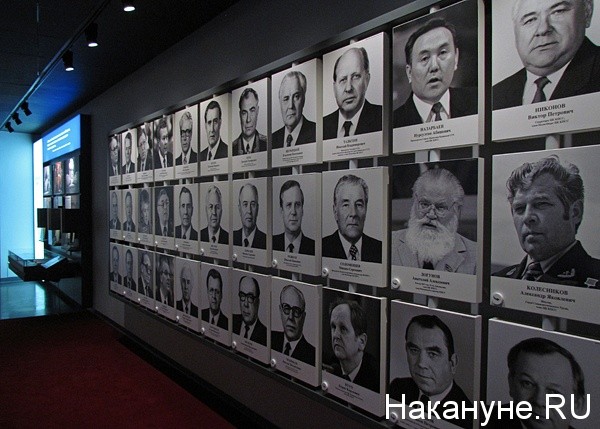 Почему Михалков наехал на Ельцин-центр? Почему Михалков наехал на Ельцин-центр?