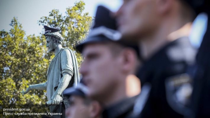 Украинский судья получил взятку и сбежал, отстреливаясь от следователей Украинский судья получил взятку и сбежал, отстреливаясь от следователей