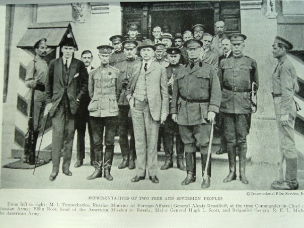 Нет у революции начала, есть у революции конец. Нет у революции начала, есть у революции конец.