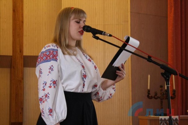 Разрыв шаблона: в ЛНР день рождения Тараса Шевченко отметили праздничным концертом и вышиванками Разрыв шаблона: в ЛНР день рождения Тараса Шевченко отметили праздничным концертом и вышиванками