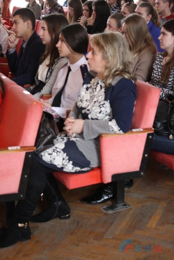 Разрыв шаблона: в ЛНР день рождения Тараса Шевченко отметили праздничным концертом и вышиванками Разрыв шаблона: в ЛНР день рождения Тараса Шевченко отметили праздничным концертом и вышиванками