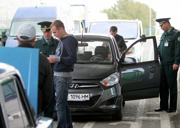 В Украину массово завозят б/у автомобили из Крыма, а в Крым пытаются провезти оружие В Украину массово завозят б/у автомобили из Крыма, а в Крым пытаются провезти оружие
