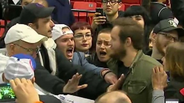 Трампоманы vs трампофобы. Первая кровь