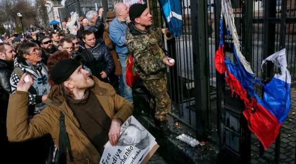 Ехидные комментарии. Что, завтра все-таки война?