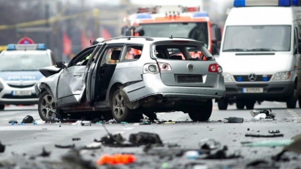 В Берлине взорвалась машина, предположительно, начиненная взрывчаткой