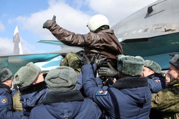 ВКС России возобновили нанесение ударов на территории Сирии. САА наступает под Пальмирой ВКС России возобновили нанесение ударов на территории Сирии. САА наступает под Пальмирой