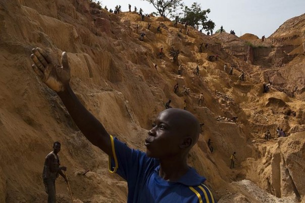 Украинская Африка. Люди гибнут за янтарь Украинская Африка. Люди гибнут за янтарь