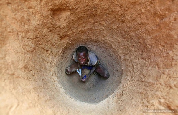 Украинская Африка. Люди гибнут за янтарь Украинская Африка. Люди гибнут за янтарь