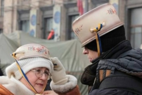 Кастрюлеголовые ищут крайних: более 50% патриотов винят в своих бедах организаторов Майдана Кастрюлеголовые ищут крайних: более 50% патриотов винят в своих бедах организаторов Майдана