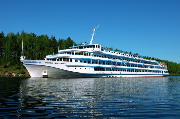 Компания "Мостурфлот" запускает первый в РФ круизный речной лоукостер Компания "Мостурфлот" запускает первый в РФ круизный речной лоукостер