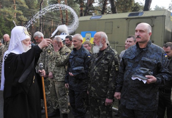 Чисто украинская церковь: секта киевского патриархата разворовала гуманитарную помощь для зоны «АТО»